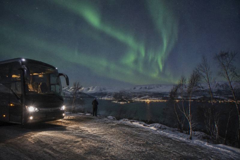 Chasing Lights: Aurora Big Bus Chase (All Photos Included)